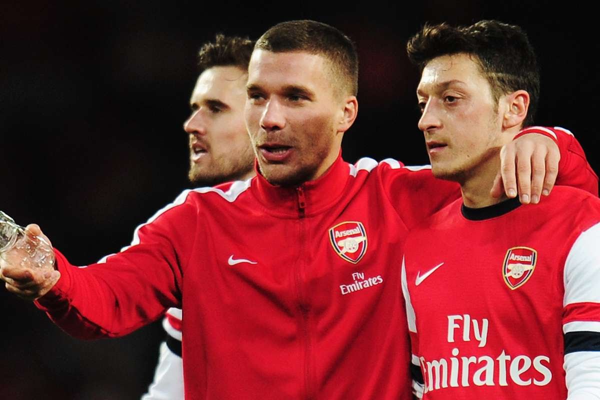'It's not okay!' - Podolski Criticises Arsenal &amp; Arteta for Ozil treatment